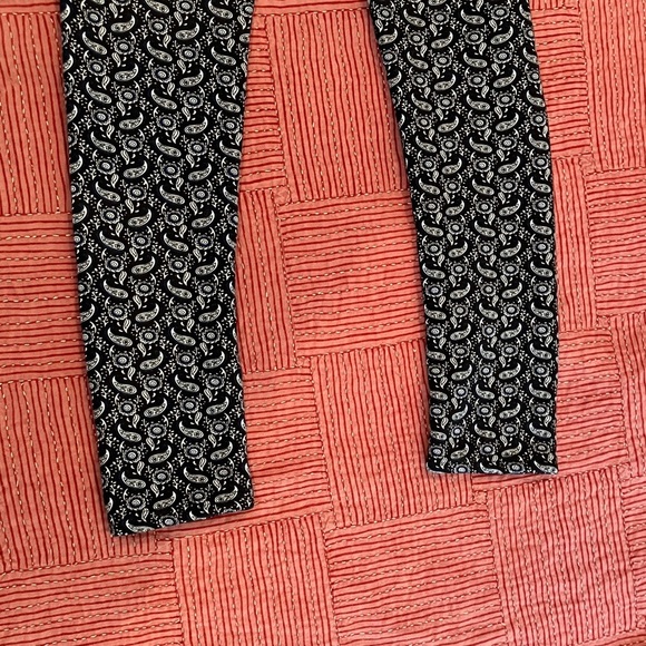 Thick velour women’s size small extra small paisley patterned Leggings - Picture 14 of 15